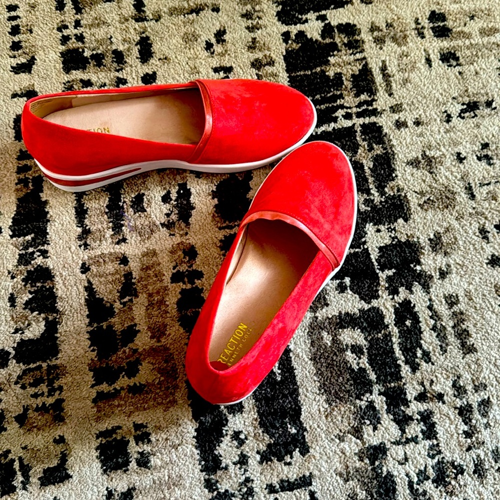 Coral colored by Kenneth Cole slip on